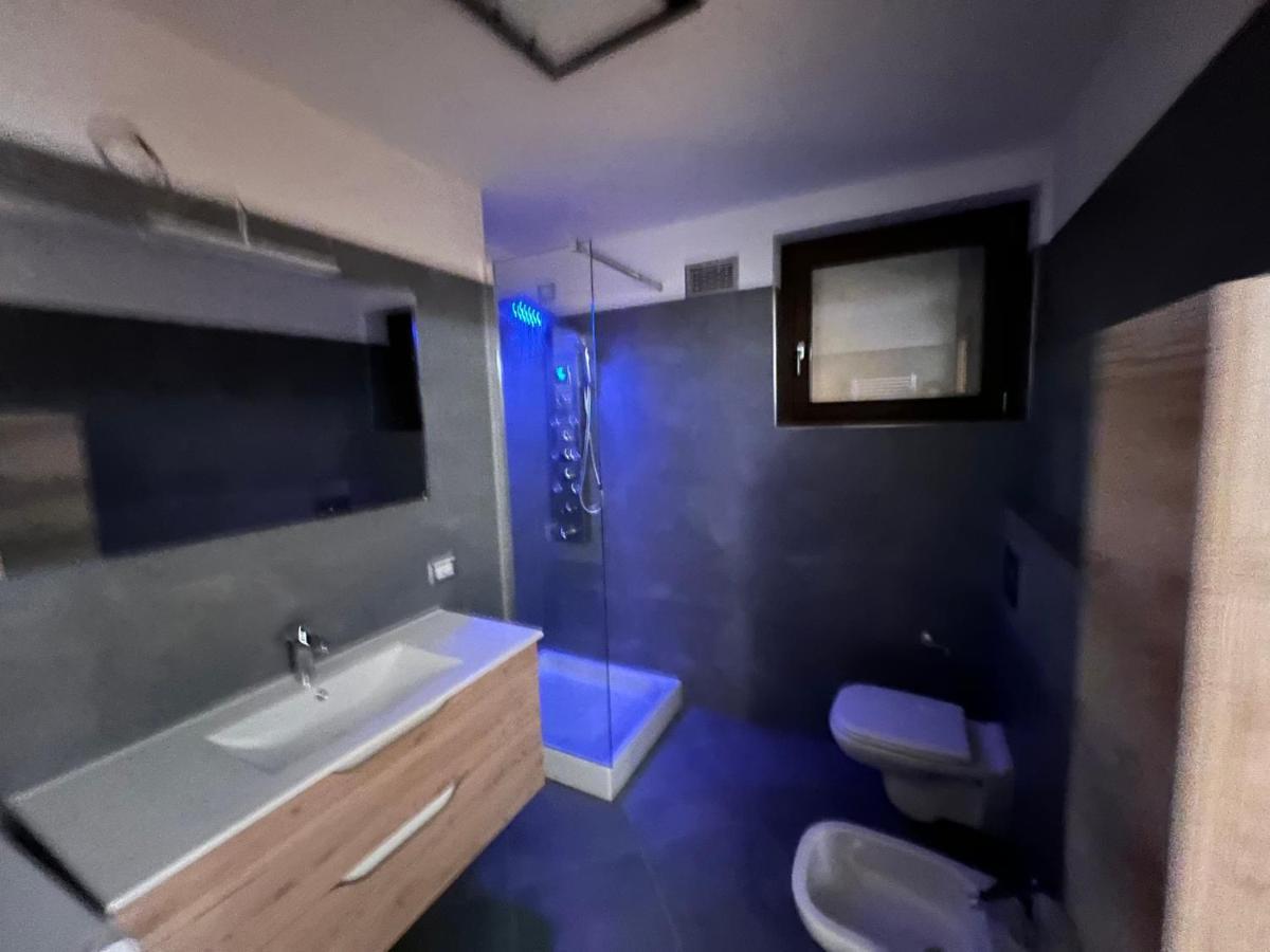 Elegante E Moderno Monolocale Apartamento Oga Exterior foto